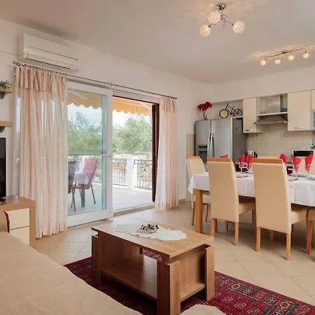 Mutnik - Mirca Villa Supetar