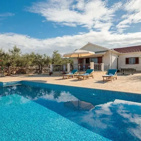 Mutnik - Mirca Villa Supetar